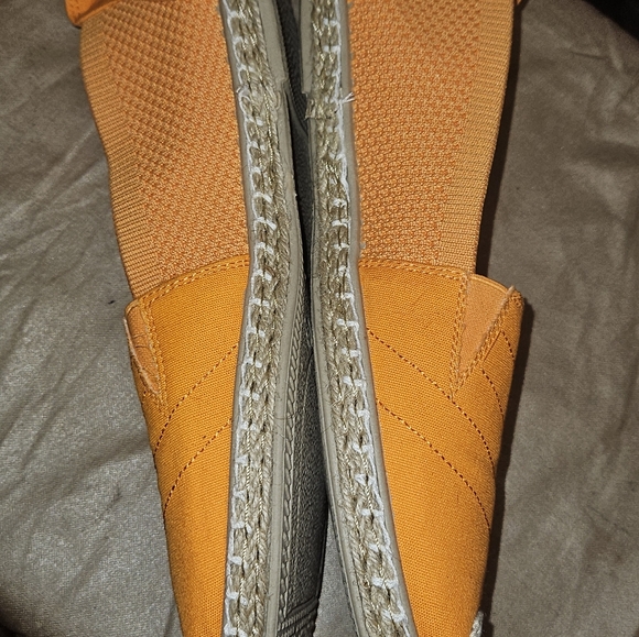 Eydram orange mesh espadrilles, soft flexible soles. Women's size 11. - Picture 7 of 12